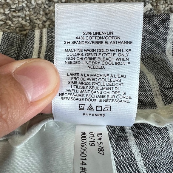 Express Black & White Stripe High Rise Linen Blend Paper Bag Short, Size M - Picture 5 of 6